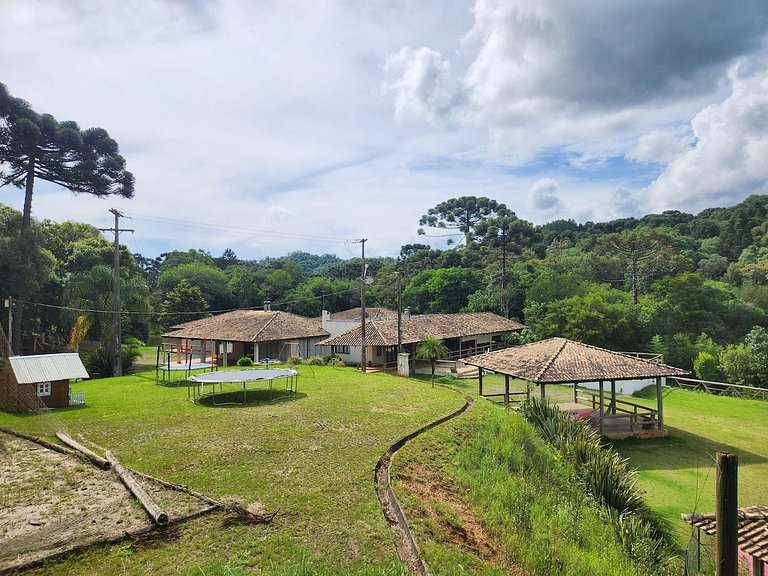 Linda Chácara a 20 min do centro de Curitiba