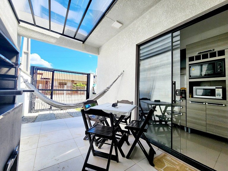 Linda casa à 700 m da praia em Balneário Piçarras
