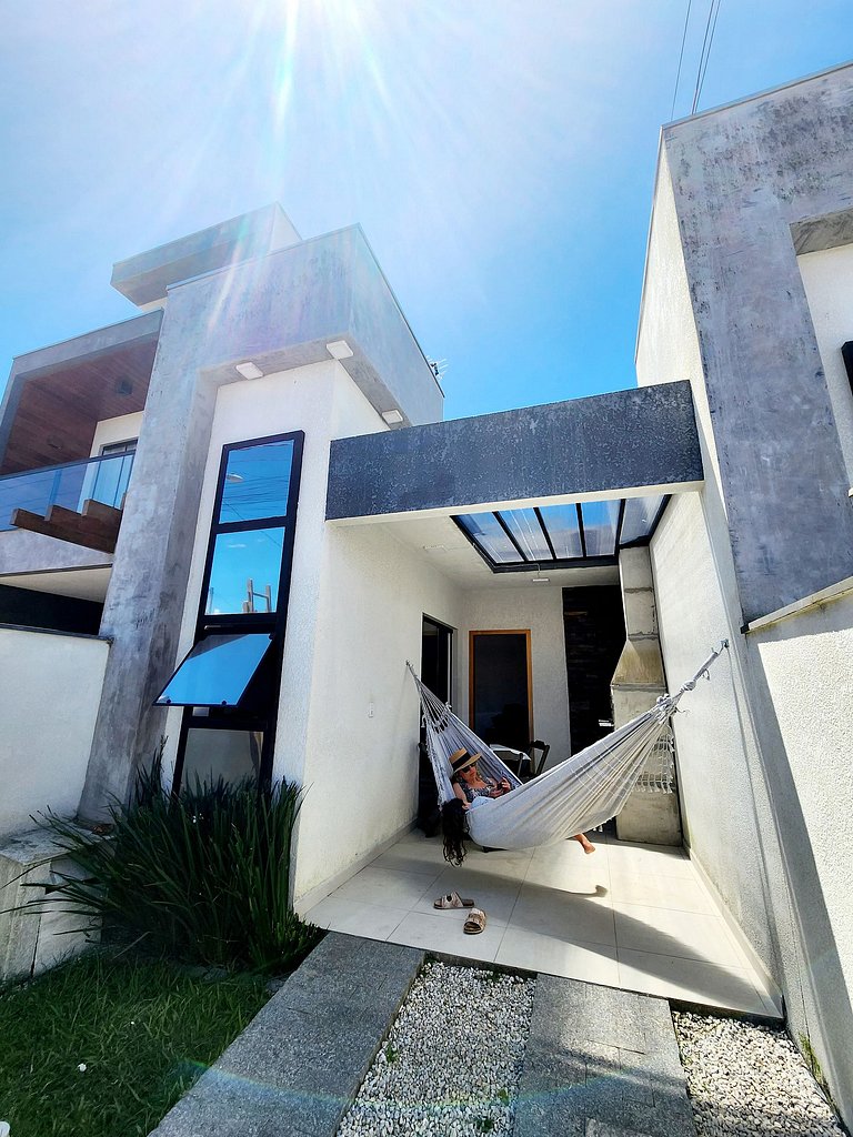 Linda casa à 700m da praia em Balneário Piçarras