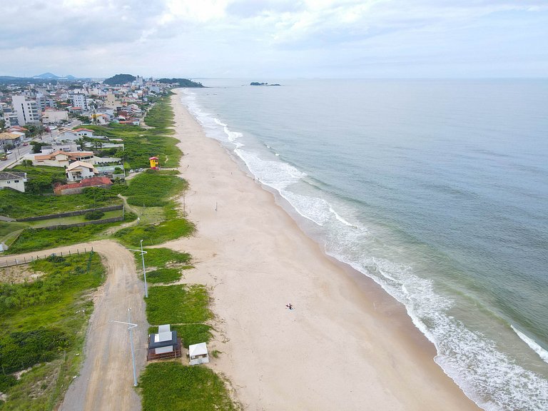 Ótima casa apenas 50metros da praia - em Balneário Piçarras