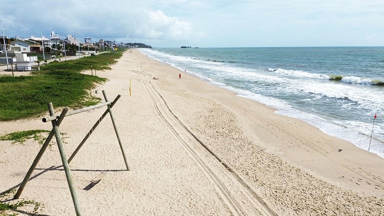 150m da praia em um fantástico edifício em Balneário Piçarra