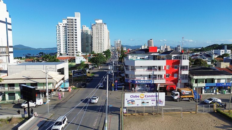 50m da praia do Itacolomi - Edificio Manuela