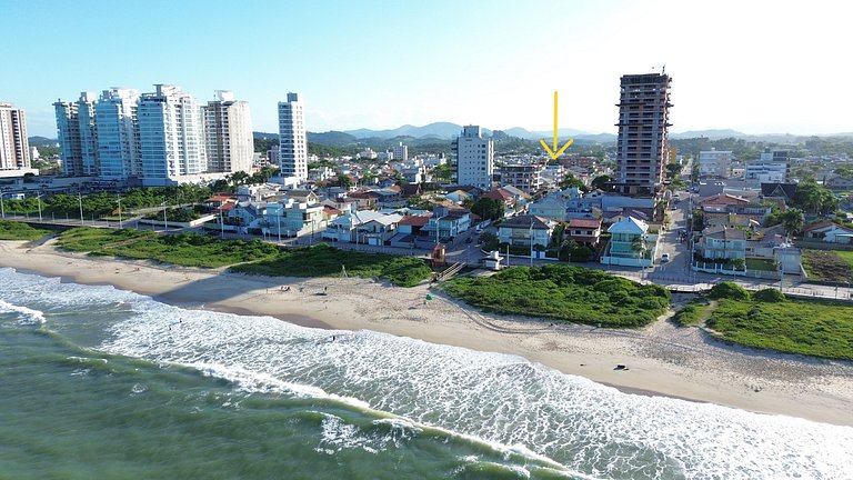50m da praia do Itacolomi - Edificio Manuela