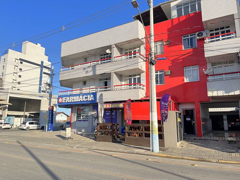 50m da praia do Itacolomi - Edificio Manuela
