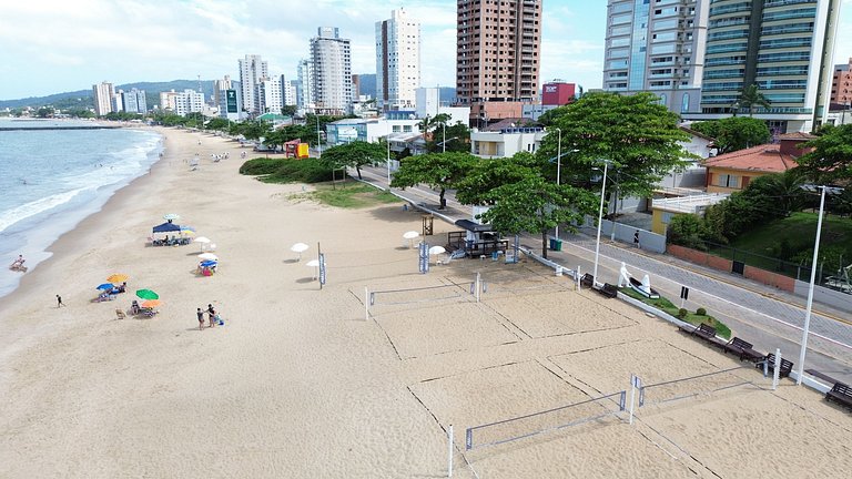 120m da praia no centro de Piçarras