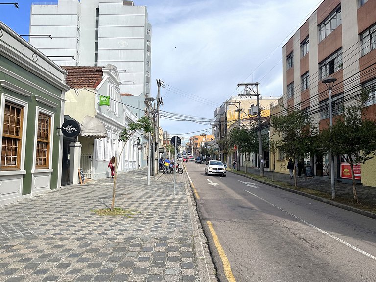 Hospede no São Francisco - o bairro mais lindo de Curitiba
