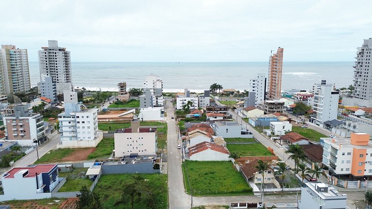 Prédio fantástico apenas 300m da praia