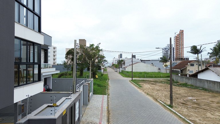 Prédio fantástico apenas 300m da praia