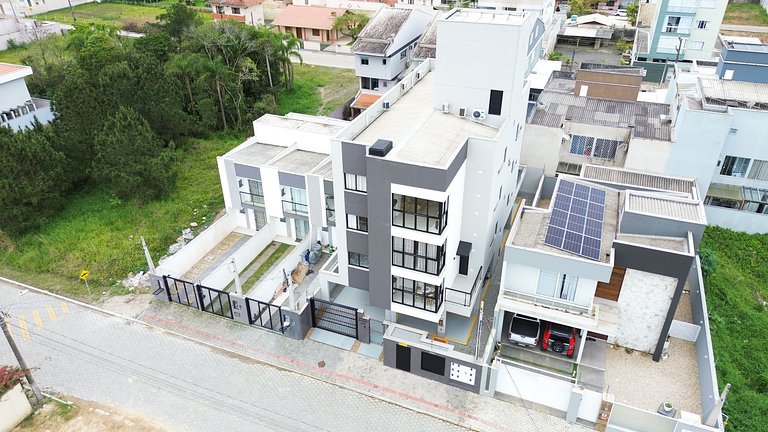 Prédio fantástico apenas 300m da praia