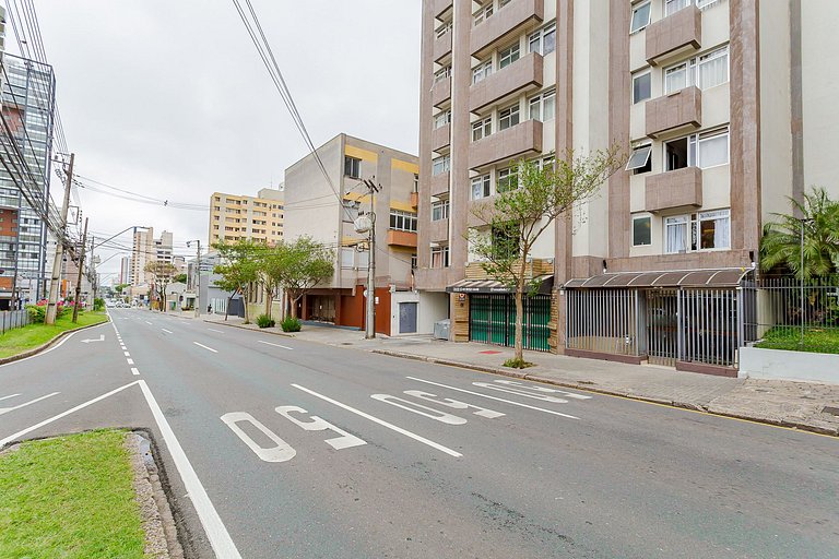Ótima Localização | FAE e Shopping Curitiba