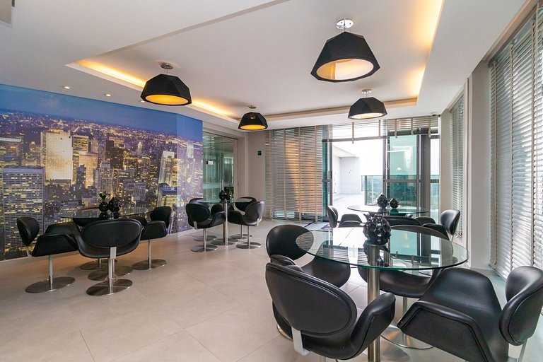 7th Avenue - Centro | Curitiba | Gonzaga Stays