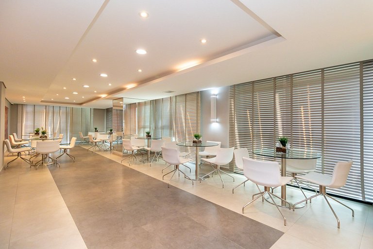 7th Avenue | Piscina | Academia | C027