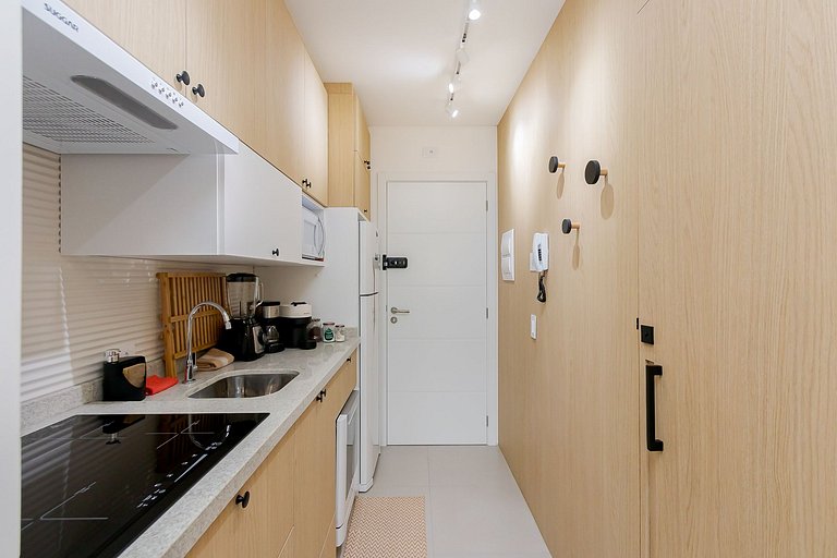 Centro | Estúdio com Piscina e Garagem | C229