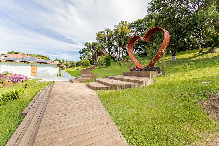 Paz | Natureza | Piscina | Chalé Bem-te-vi | C231