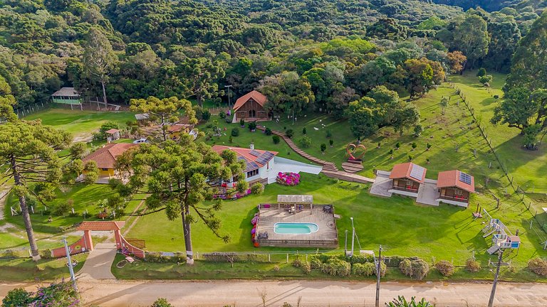 Paz | Natureza | Piscina | Chalé Bem-te-vi | C231