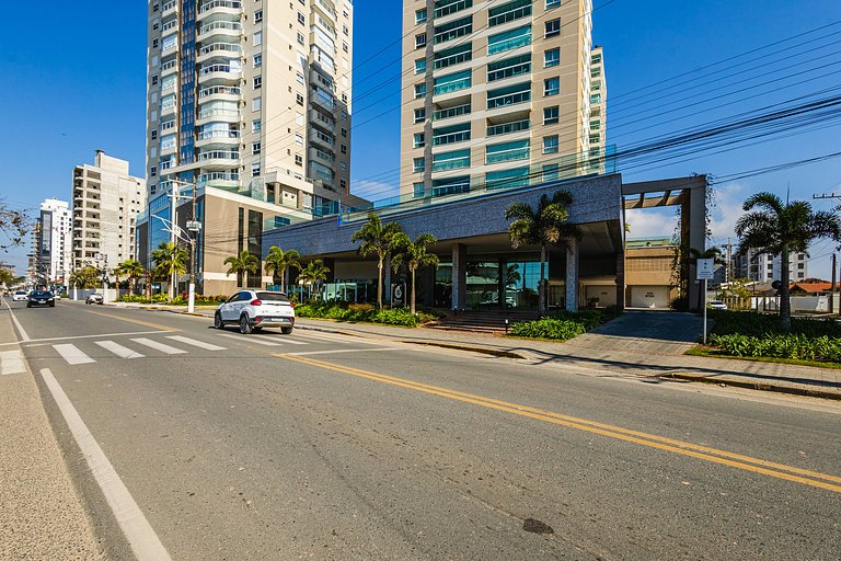 Venice Home Club | Beira-Mar com Varanda Gourmet