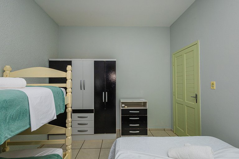 4 Quartos | A 250m da Praia do Grant | P238