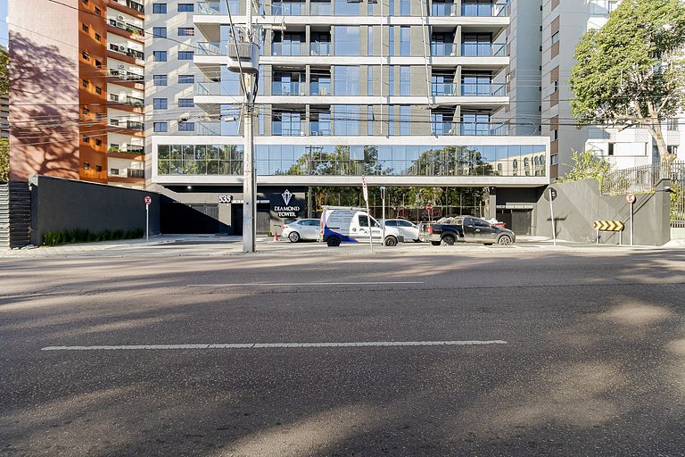 Diamond Tower | Studio com varanda | Batel | C305