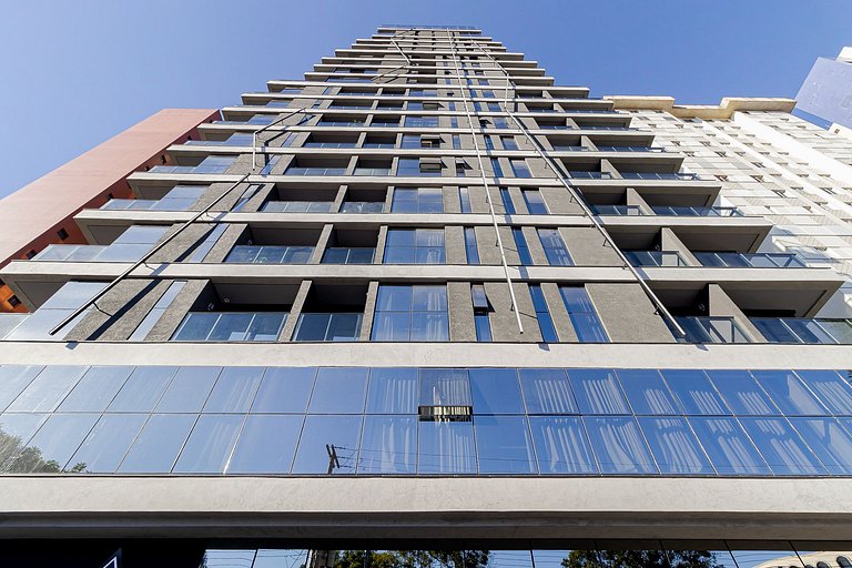 Diamond Tower | Studio com varanda | Batel | C305