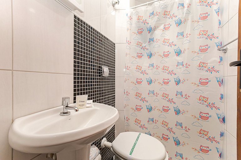 1 quarto | UFPR, Teatro Guaíra | Rodoviária | C259