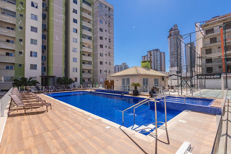 Piscina | Conforto | 450m da praia