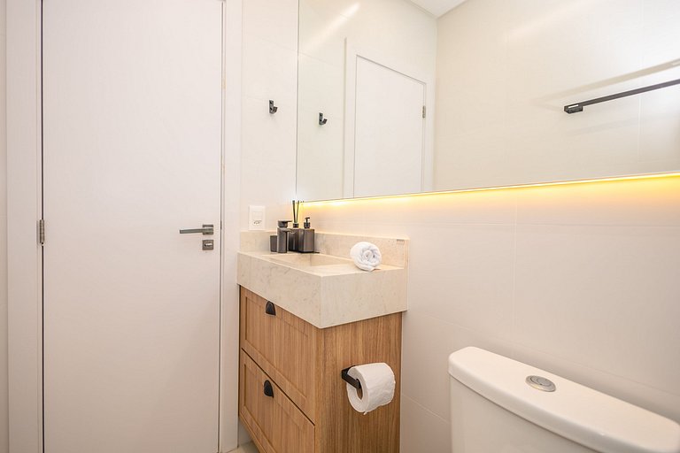 Latitude 26° | 50m da Praia | Vista pro Mar | P258