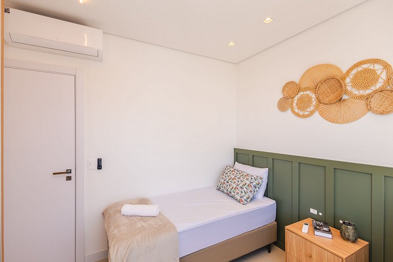 Latitude 26° | 50m da Praia | Vista pro Mar | P258