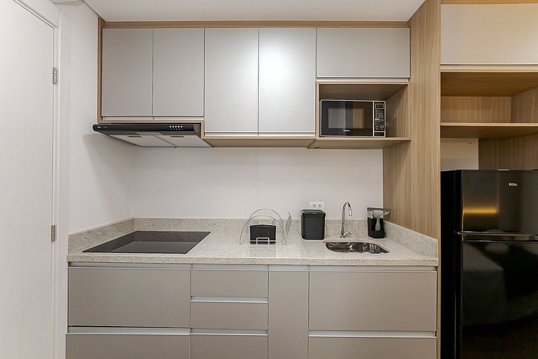 Diamond Tower | Studio com Varanda | Batel | C286