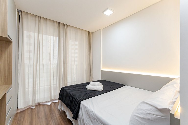 Diamond Tower | Studio com Varanda | Batel | C286