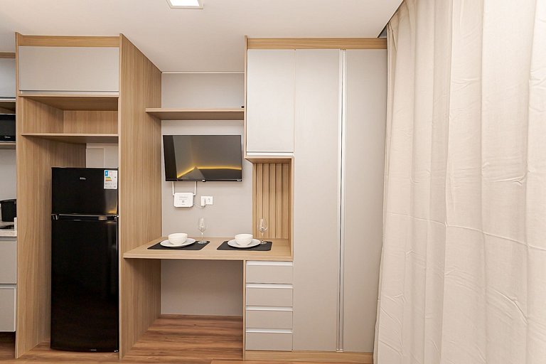 Diamond Tower | Studio com Varanda | Batel | C286