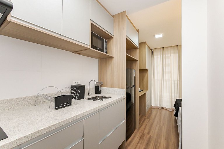 Diamond Tower | Studio com Varanda | Batel | C286