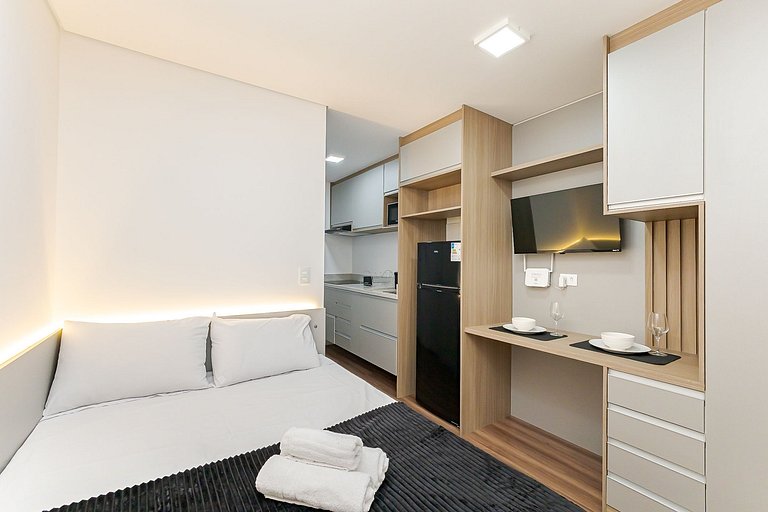 Diamond Tower | Studio com Varanda | Batel | C286