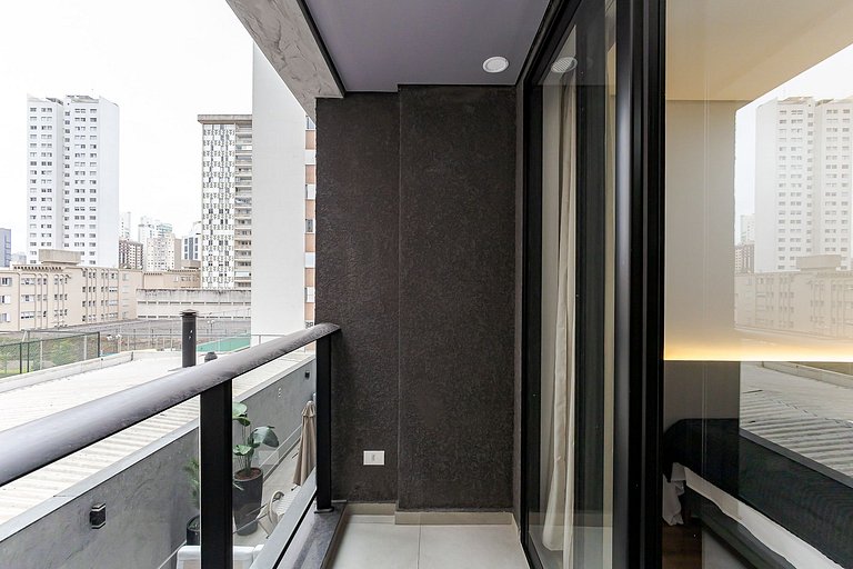 Diamond Tower | Studio com Varanda | Batel | C286