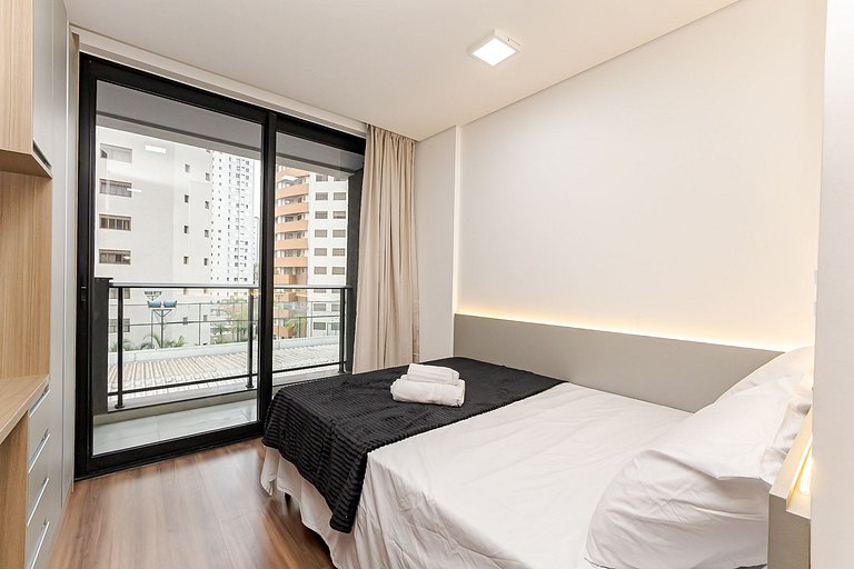 Diamond Tower | Studio com Varanda | Batel | C286