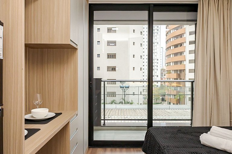 Diamond Tower | Studio com Varanda | Batel | C286