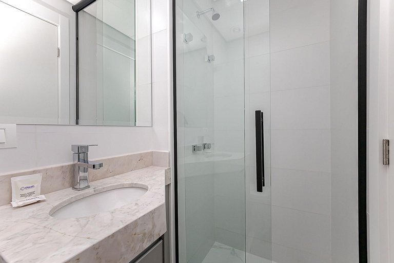 Diamond Tower | Studio com Varanda | Batel | C286