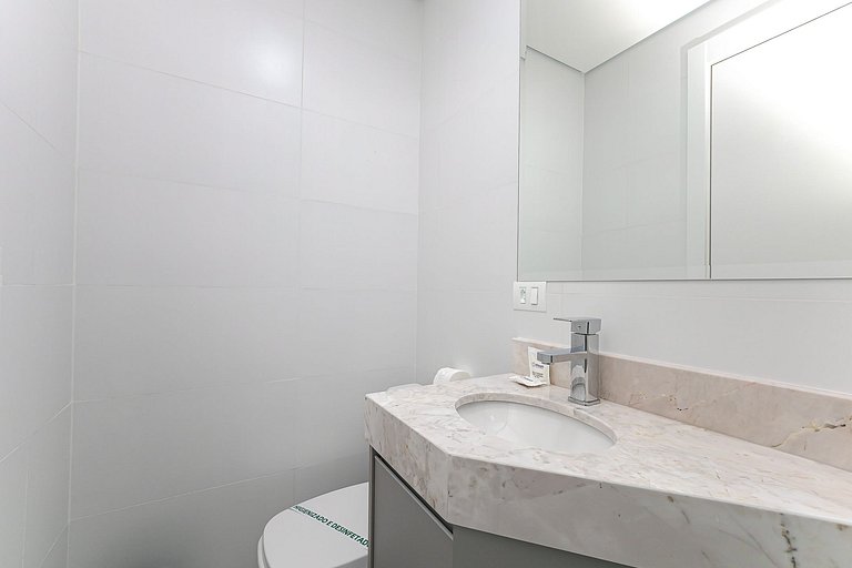 Diamond Tower | Studio com Varanda | Batel | C286