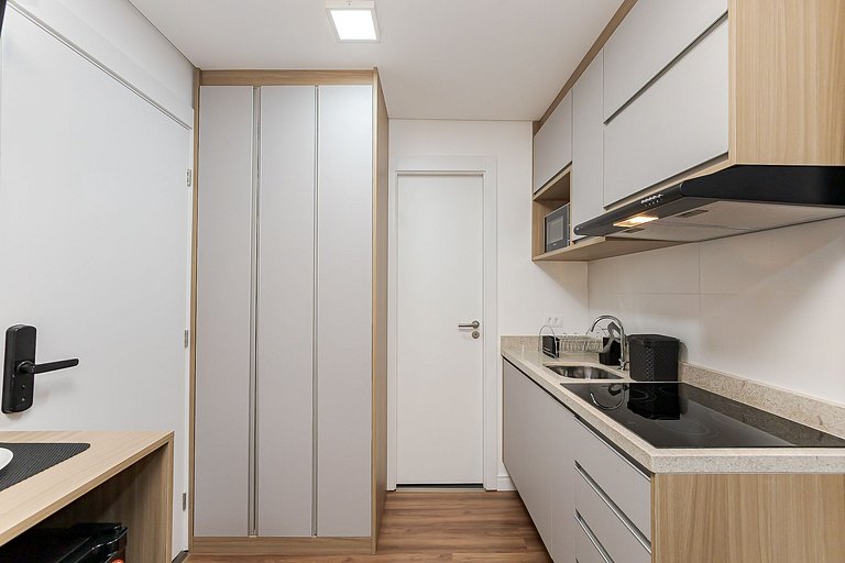 Diamond Tower | Batel | Studio com Varanda | C281