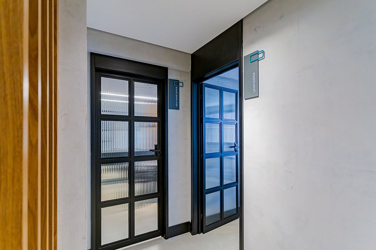 New Faivre | Studio Moderno com Garagem | C291