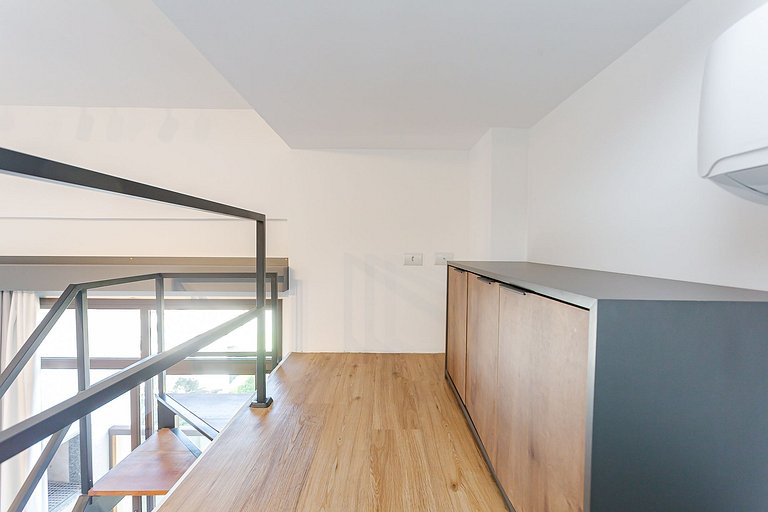 Eco Smart | Estúdio com Mezanino e Garagem | G014