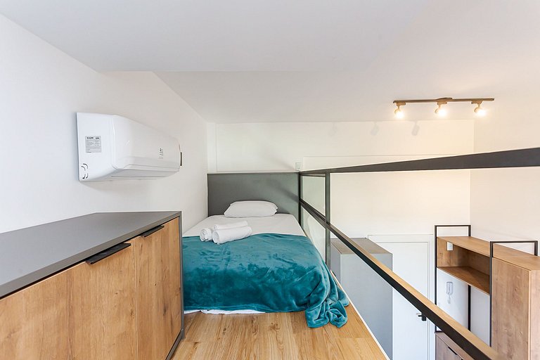 Eco Smart | Estúdio com Mezanino e Garagem | G014