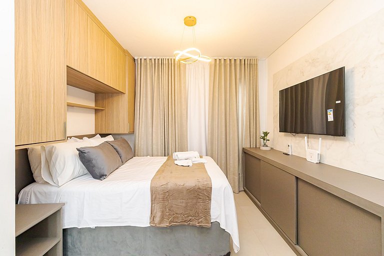 Centro | Estúdio com Piscina e Academia | C296