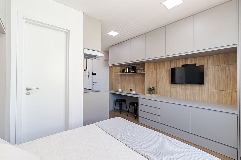 Centro | Estúdio com Piscina e Academia | C303