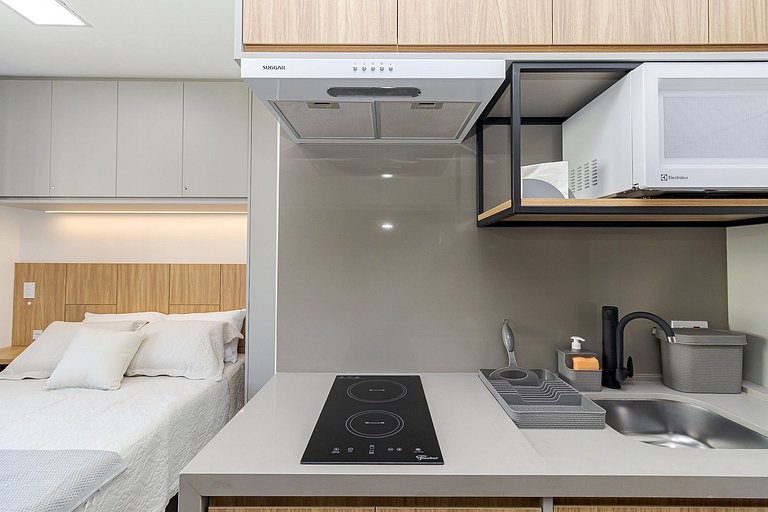 Centro | Estúdio com Piscina e Academia | C303