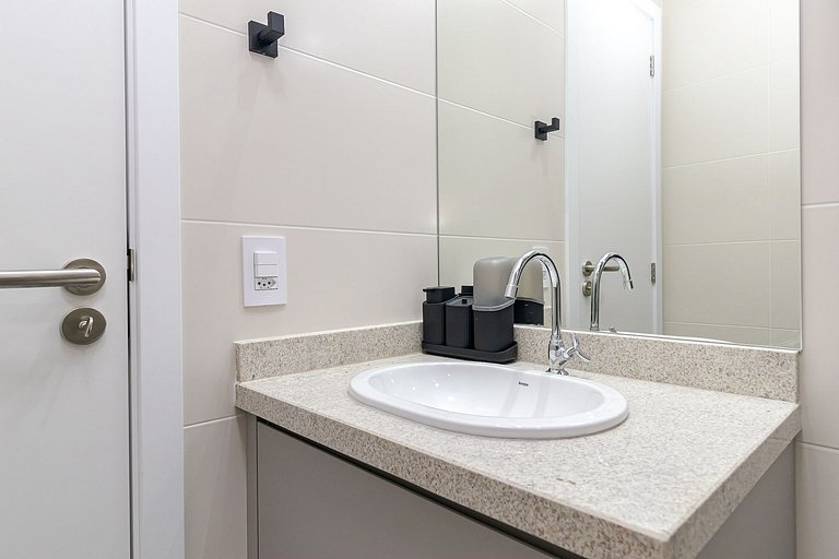 Centro | Estúdio com Piscina e Academia | C303