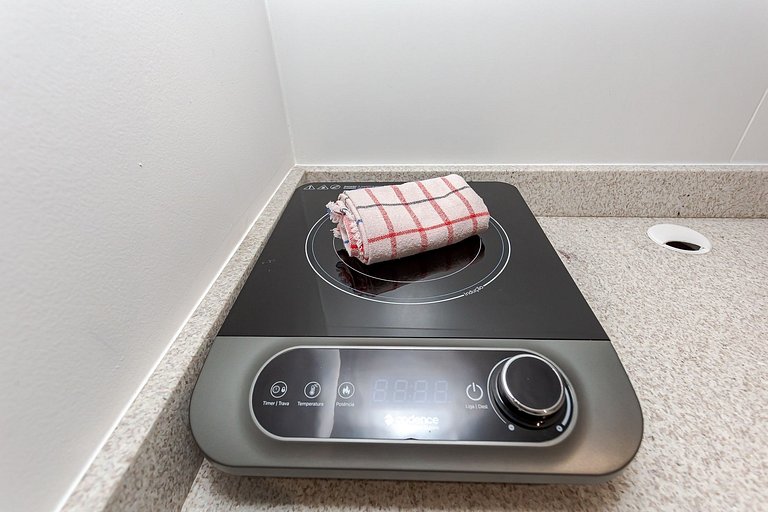 Diamond Tower | Studio com varanda | Batel | C305