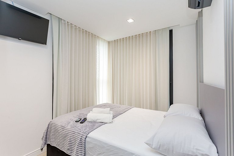 Diamond Tower | Studio com varanda | Batel | C305