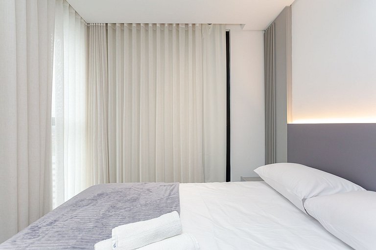 Diamond Tower | Studio com varanda | Batel | C305