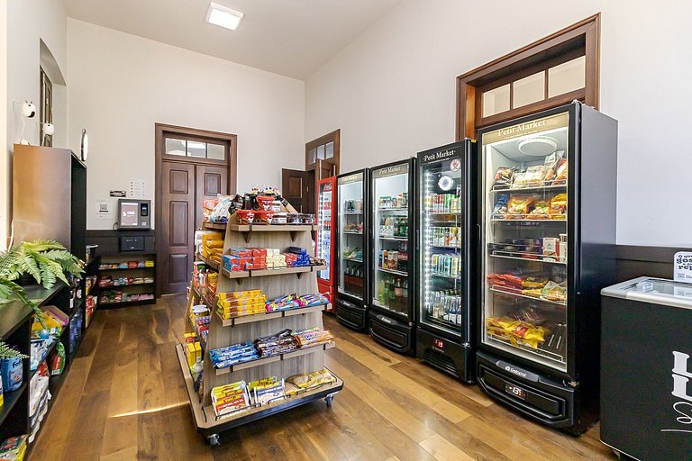 Studio no 17º andar - Shopping estação| UFPR| G018