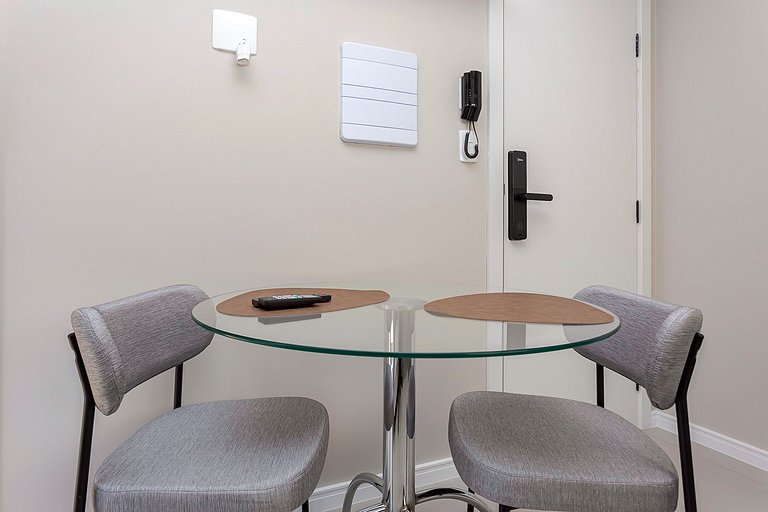 Santi Residence com sacada - Mercês - G031